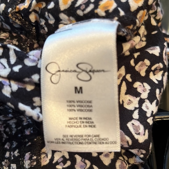 Jessica Simpson Floral Shorts - Picture 5 of 5